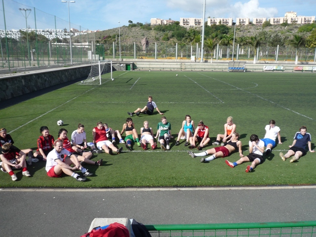 Frauen im Trainingslager auf Gran Canaria: Fußballplatz