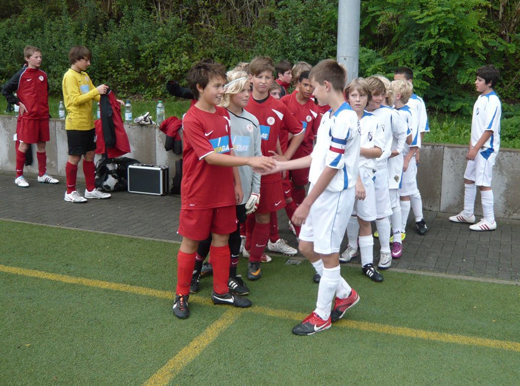 U13 - "Shakehands" vor dem Gastspiel in Vellmar U13 - "Shakehands" vor dem Gastspiel in Vellmar