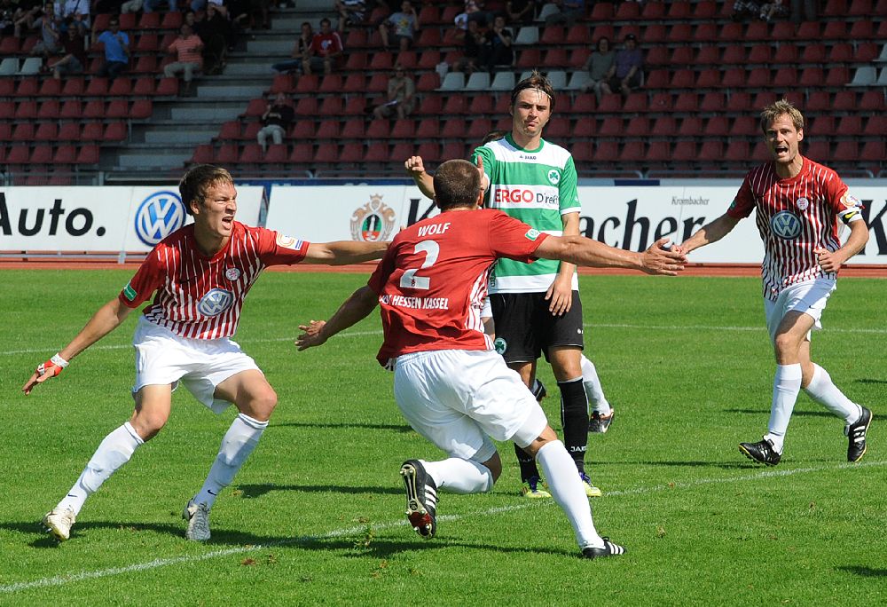 KSV Hessen - Greuther FĂŒrth II: Jubel, Tim Knipping, Patrick Wolf, Enrico Gaede KSV Hessen - Greuther FĂŒrth II: Jubel, Tim Knipping, Patrick Wolf, Enrico Gaede