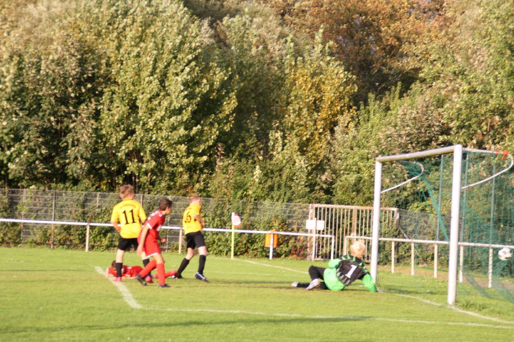 U14 KSV-TSG Wilhelmshöhe Joshua per Kopf zum 2:0 U14 KSV-TSG Wilhelmshöhe Joshua per Kopf zum 2:0