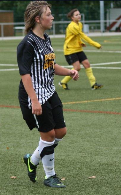 Jaqueline KĂŒnzl (hier im Spiel gegen RĂŒsselsheim) erzielte den KSV-Ausgleich in Lispenhausen Jaqueline KĂŒnzl (hier im Spiel gegen RĂŒsselsheim) erzielte den KSV-Ausgleich in Lispenhausen