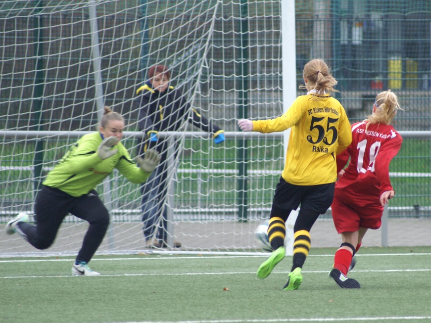 Kim Schade erzielt ihren zehnten Saisontreffer für die Hessenliga-C-Mädchen