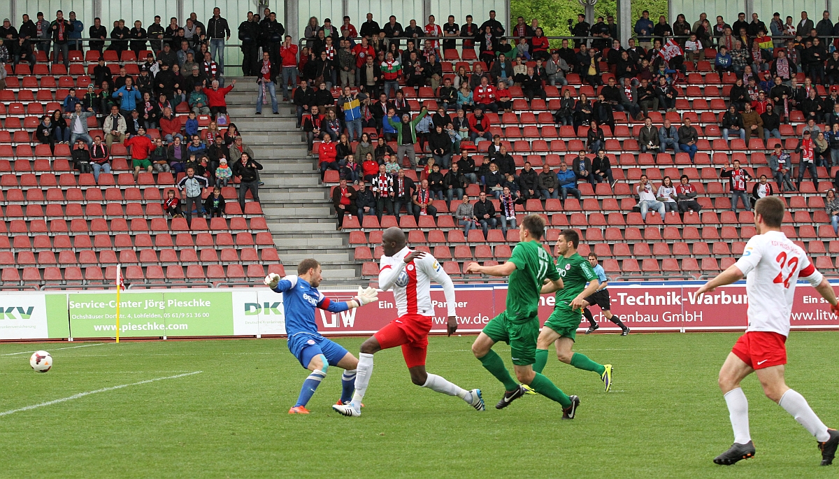 Sako schiesst das 1:1 