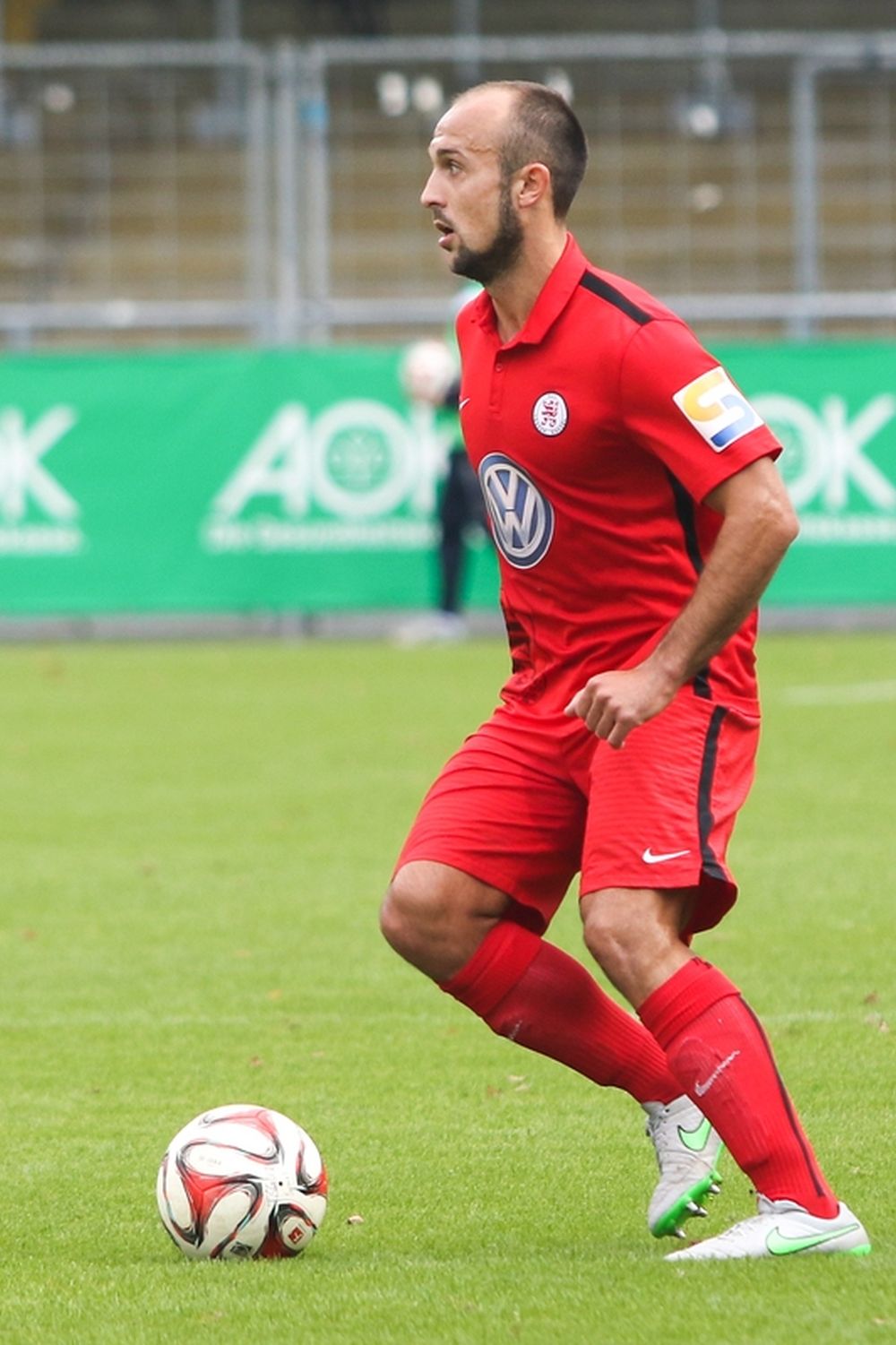 27.09.2015, Fussball, Regionalliga Südwest, TSG Hoffenheim II - KSV Hessen Kassel, Endstand 2:2, im Bild v.l.n.r.:Sergej Evljuskin (KSV Hessen Kassel) Foto: Hedler