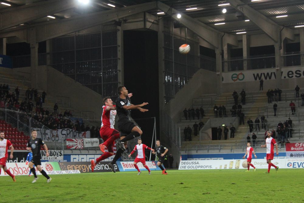 Kickers Offenbach - KSV Hessen: Sylvano Comvalius