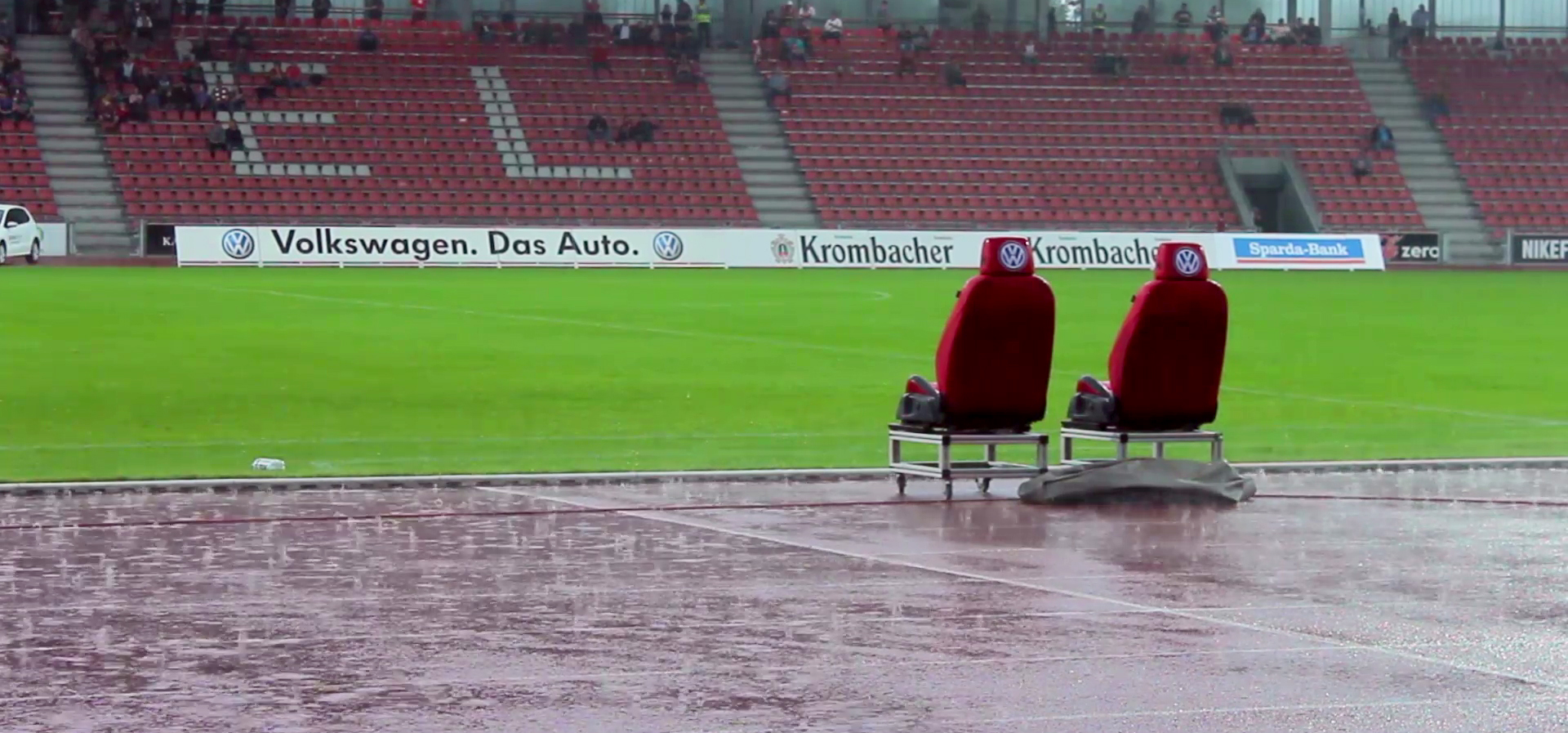 Auestadion im Regen