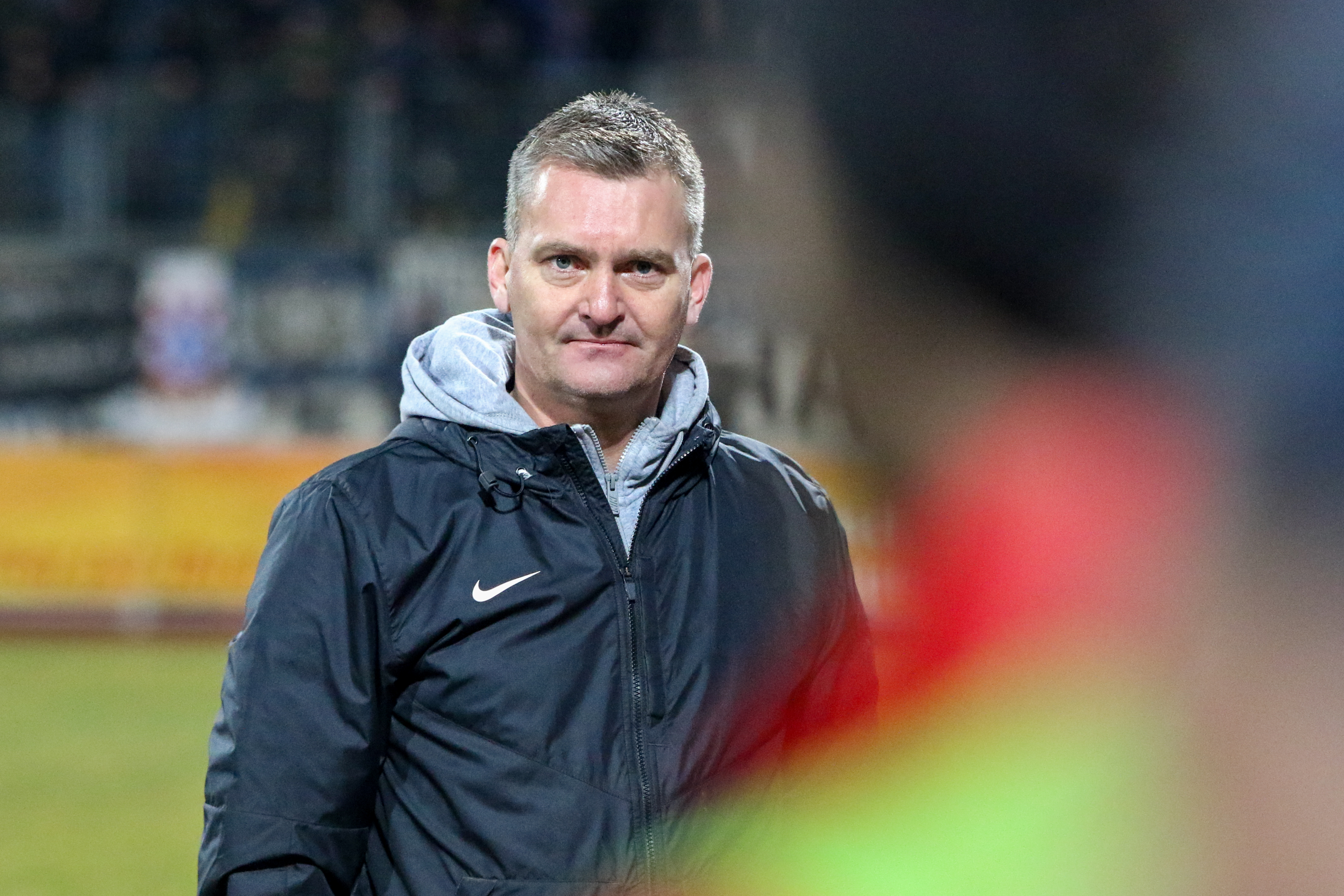 25.02.2017; Fussball; Fussball; Regionalliga SĂŒdwest; 26. Spieltag; Auestadion; KSV Hessen Kassel - SV Waldhof Mannheim; im Bild v.l.n.r.: Tobias Cramer (Trainer KSV Hessen Kassel) Foto: Hedler 25.02.2017; Fussball; Fussball; Regionalliga SĂŒdwest; 26. Spieltag; Auestadion; KSV Hessen Kassel - SV Waldhof Mannheim; im Bild v.l.n.r.: Tobias Cramer (Trainer KSV Hessen Kassel) Foto: Hedler