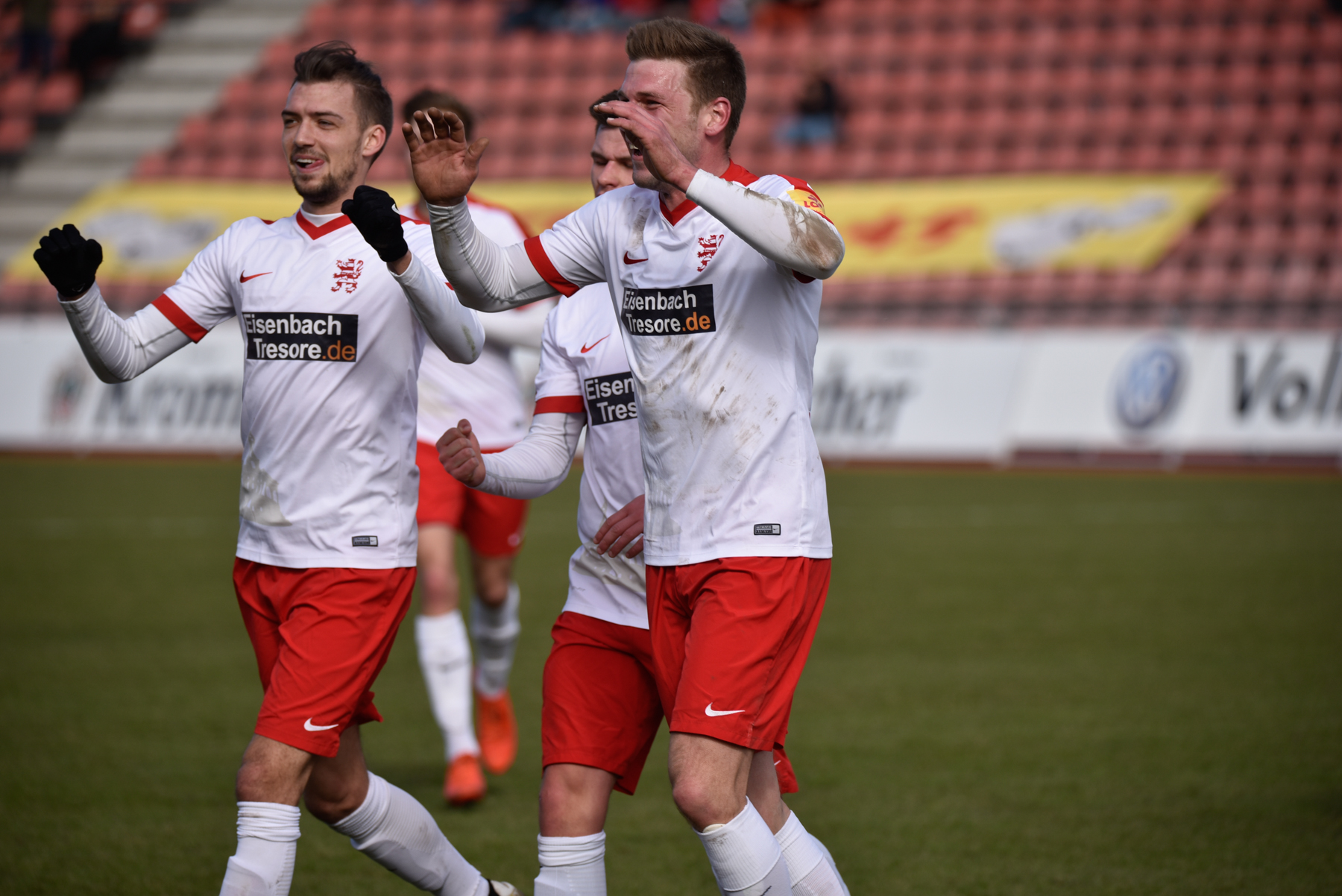 KSV Hessen Kassel - FC Kaiserslautern: Frederic Brill und Sebastian Schmeer