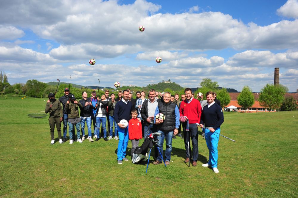 Die Löwen im GolfPark Gudensberg. Auf dem Bild u.a. v.l.n.r.: Dennis Hilgenberg mit Sohn, Tobias Cramer, Dr. Frank Walter, Michael Krannich