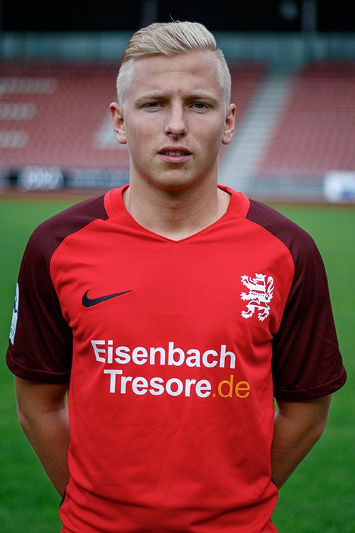 Offizieller Fototermin des KSV Hessen Kassel am 27.07.2017 im Auestadion in Kassel; im Bild: Michael Voss
Foto: Hedler Offizieller Fototermin des KSV Hessen Kassel am 27.07.2017 im Auestadion in Kassel; im Bild: Michael Voss
Foto: Hedler