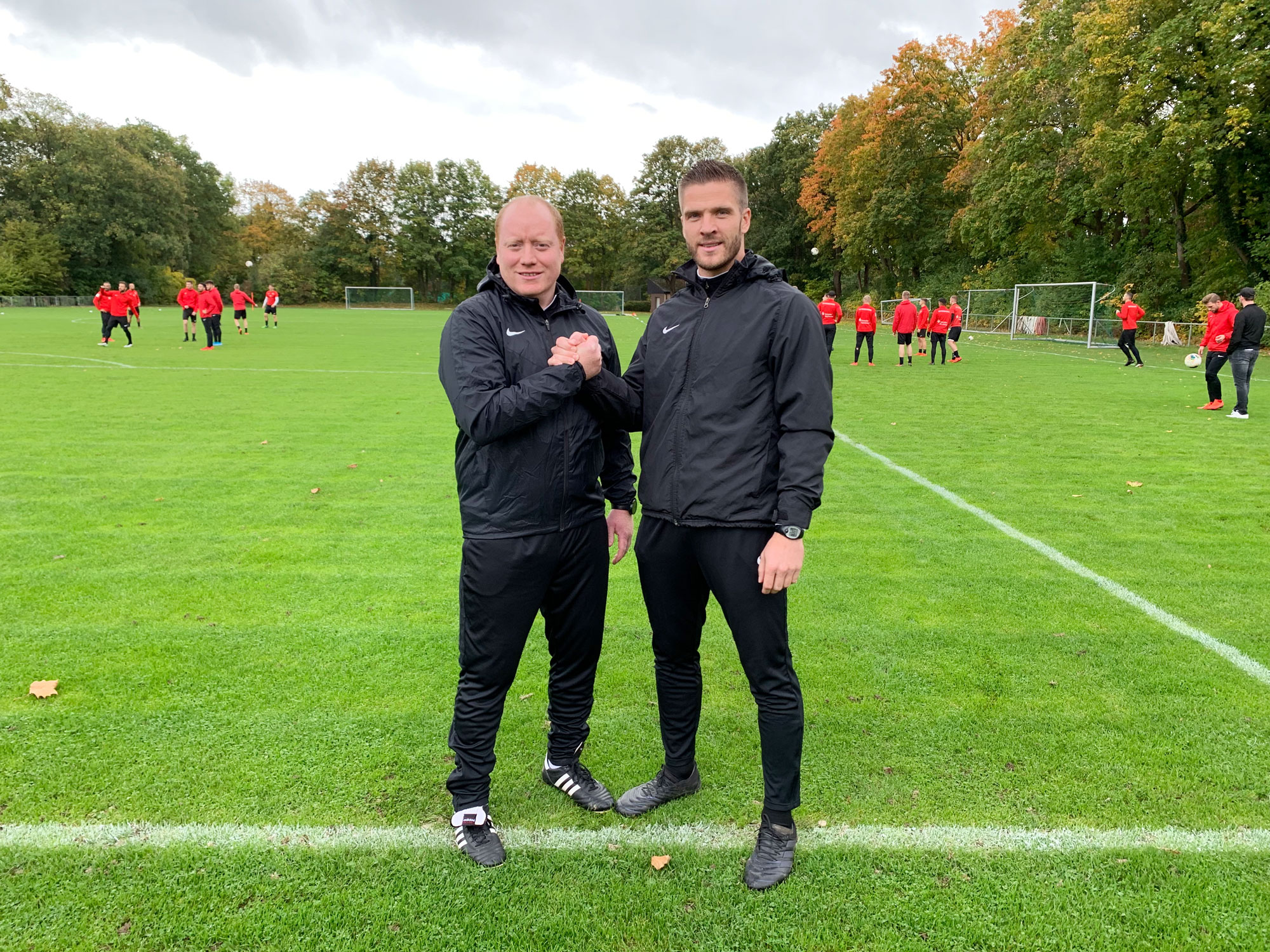 Das neue Team an der Seitenlinie: Co-Trainer Sebastian Busch und Trainer Tobias Damm