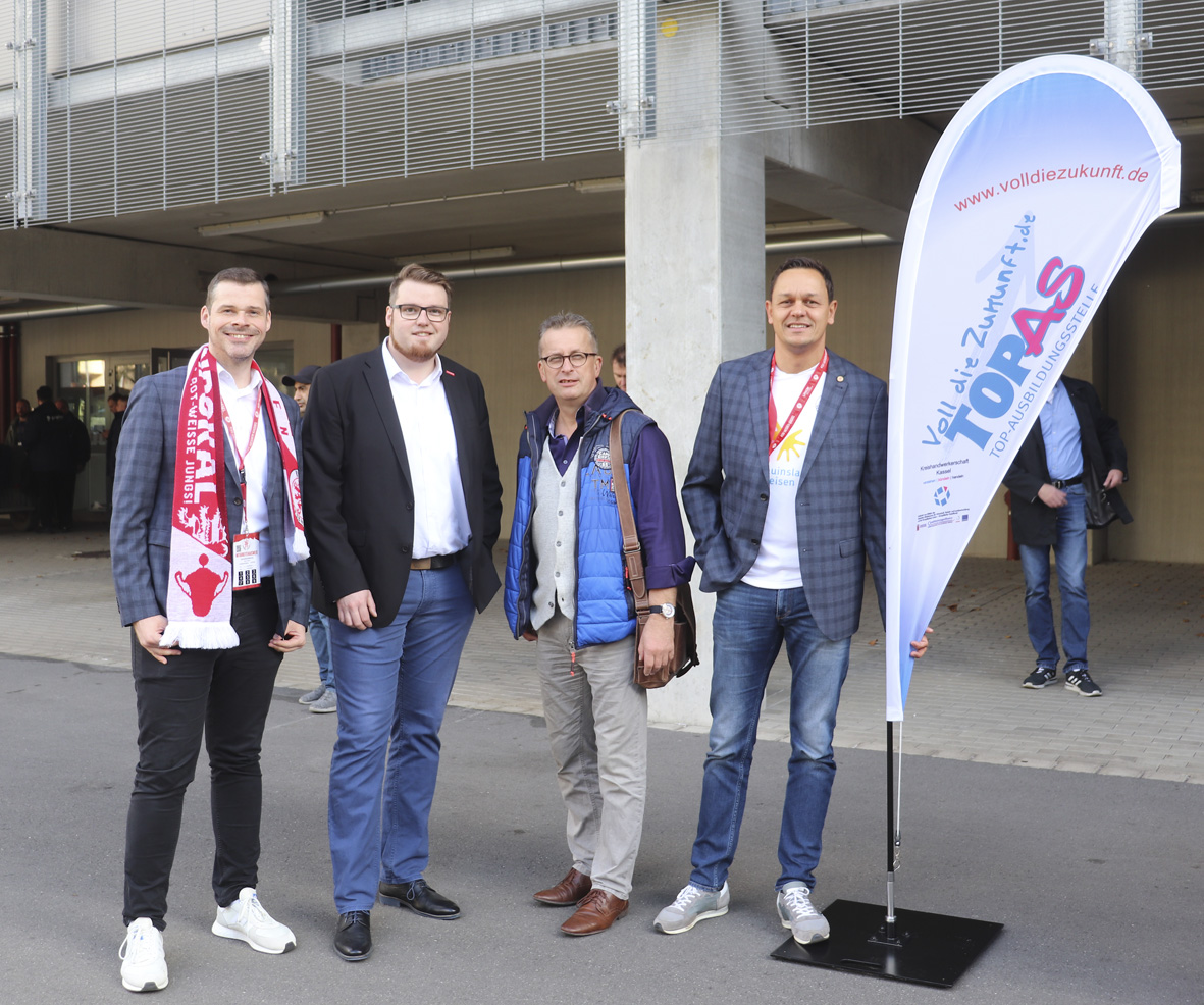 TOPAS Azubibegrüßung mit Kreishandwerkerschaft Kassel: Daniel Bettermann, Marius Jung, Uwe Loth, Swen Meier