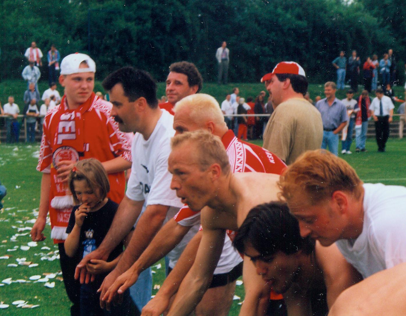 13.06.1999 ksv - tsv ihringshausen laola.jpg 13.06.1999 ksv - tsv ihringshausen laola.jpg