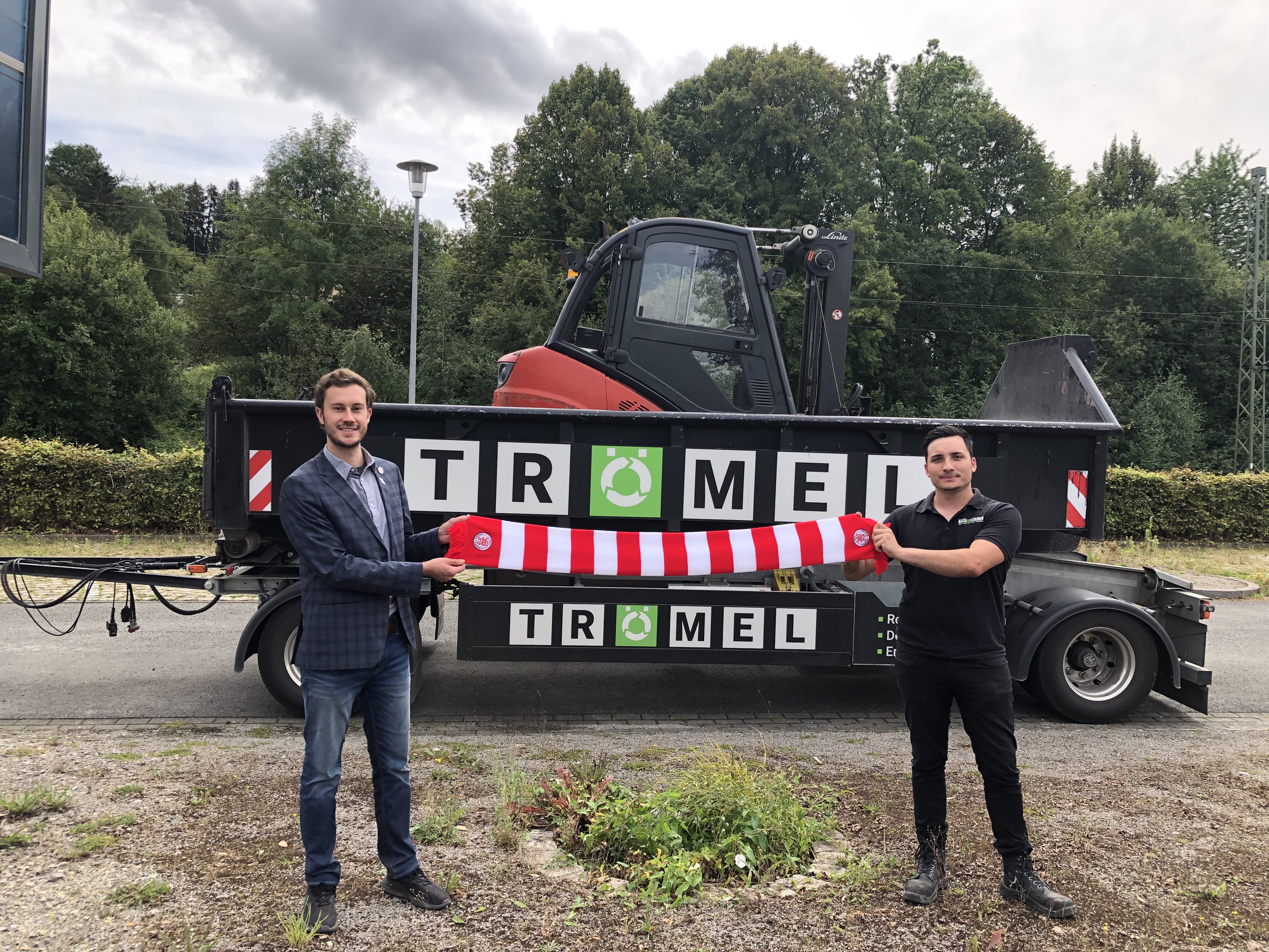 Der KSV Hessen Kassel freut sich, eine neue Partnerschaft verkĂŒnden zu dĂŒrfen: Die Trömel Industriedemontagen und Rohstoffhandel GbR aus Liebenau wird zur kommenden Regionalligasaison neuer Partner Der KSV Hessen Kassel freut sich, eine neue Partnerschaft verkĂŒnden zu dĂŒrfen: Die Trömel Industriedemontagen und Rohstoffhandel GbR aus Liebenau wird zur kommenden Regionalligasaison neuer Partner