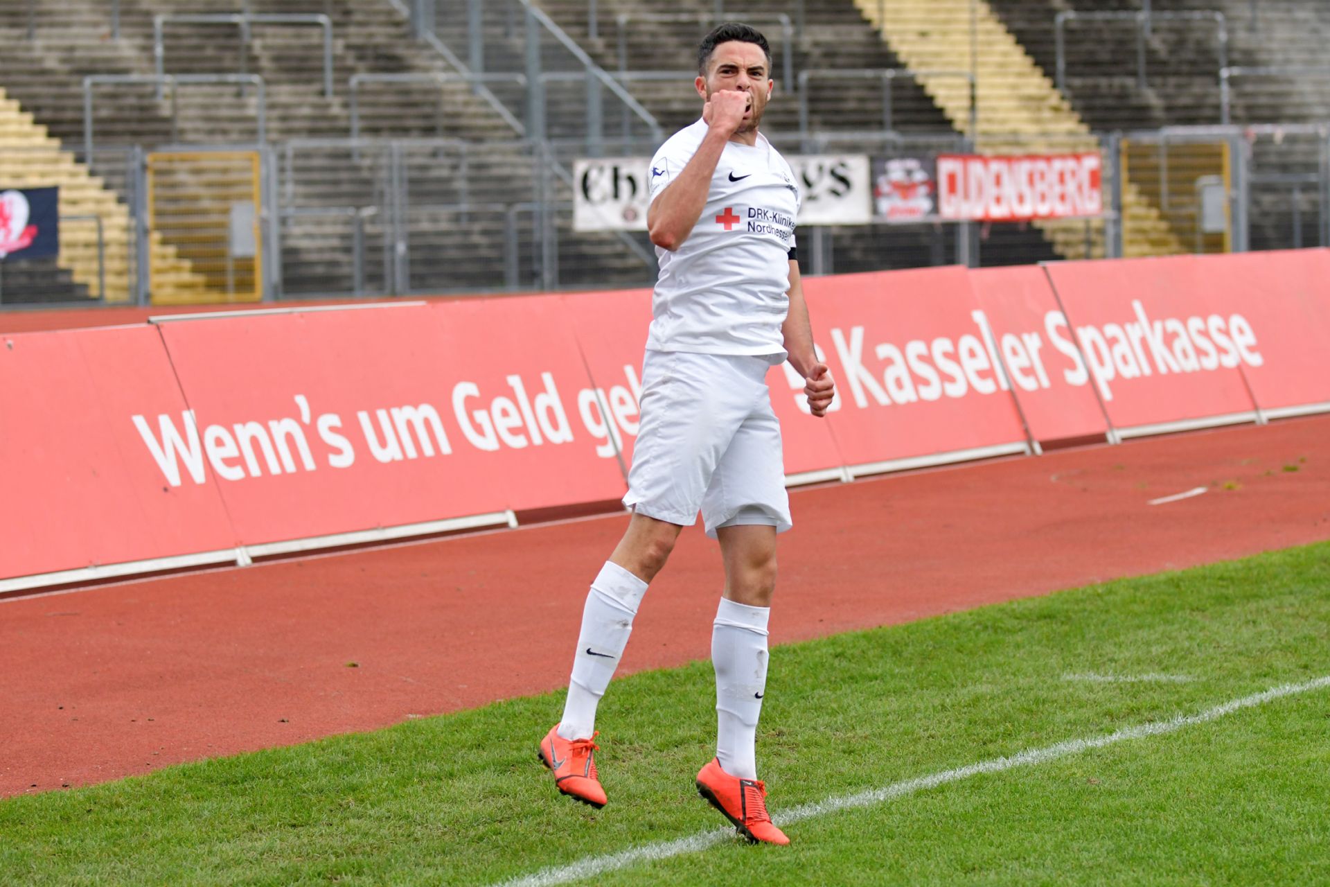 Regionalliga Südwest 2020/21, KSV Hessen Kassel, 1. FSV Mainz 05 II, Endstand 2:1, Jubel zum 2:0, Adrian Bravo Sanchez