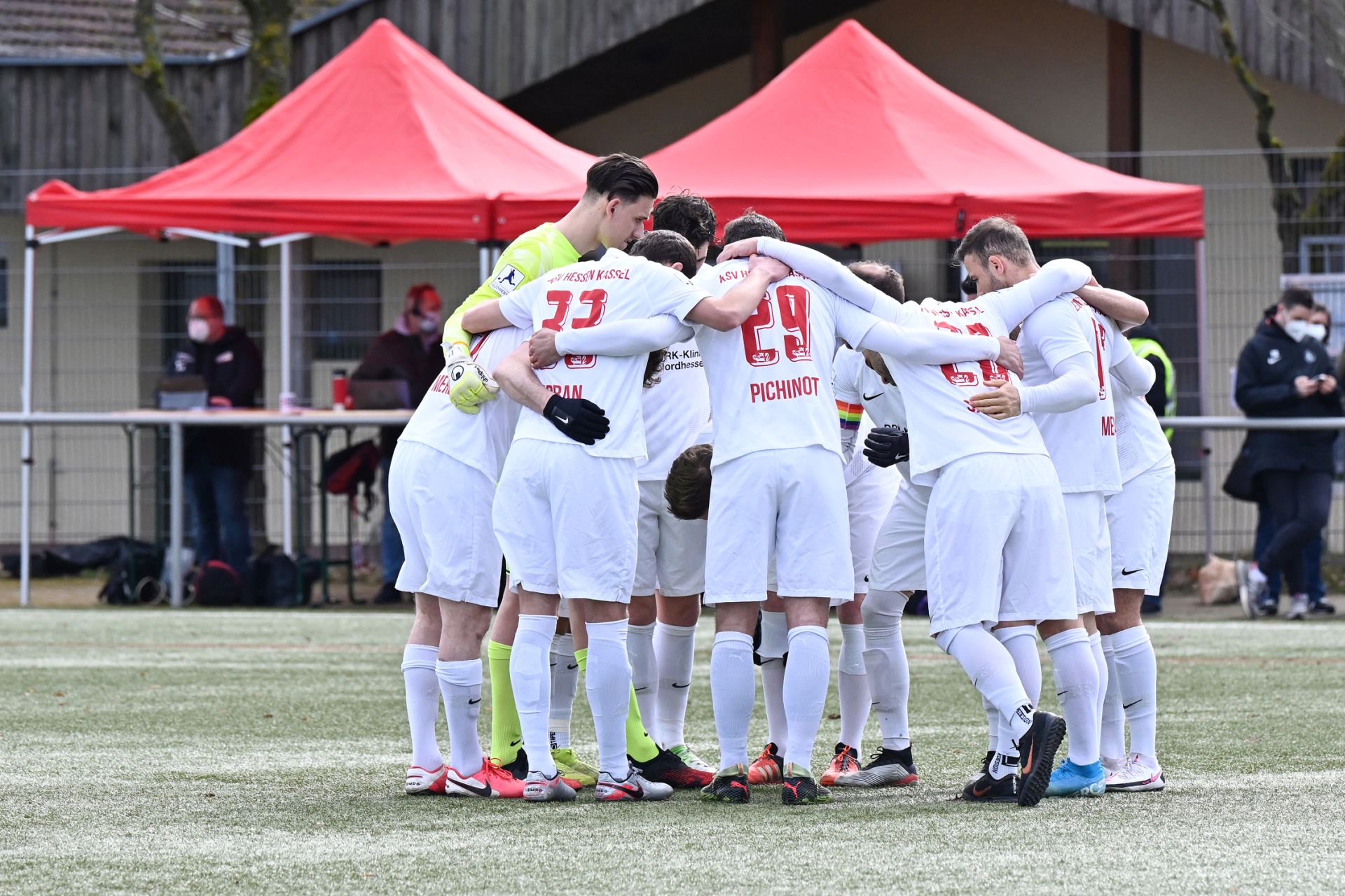 Regionalliga Südwest 2020/21, KSV Hessen Kassel, SV Elversberg, Endstand 0:2, Kreis, Mannschaft