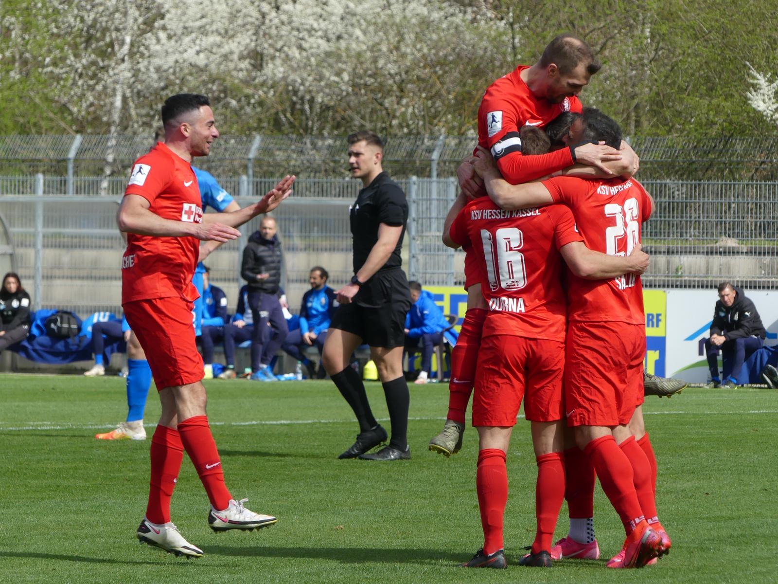 FC Astoria Walldorf - KSV Hessen Kassel: Jubel