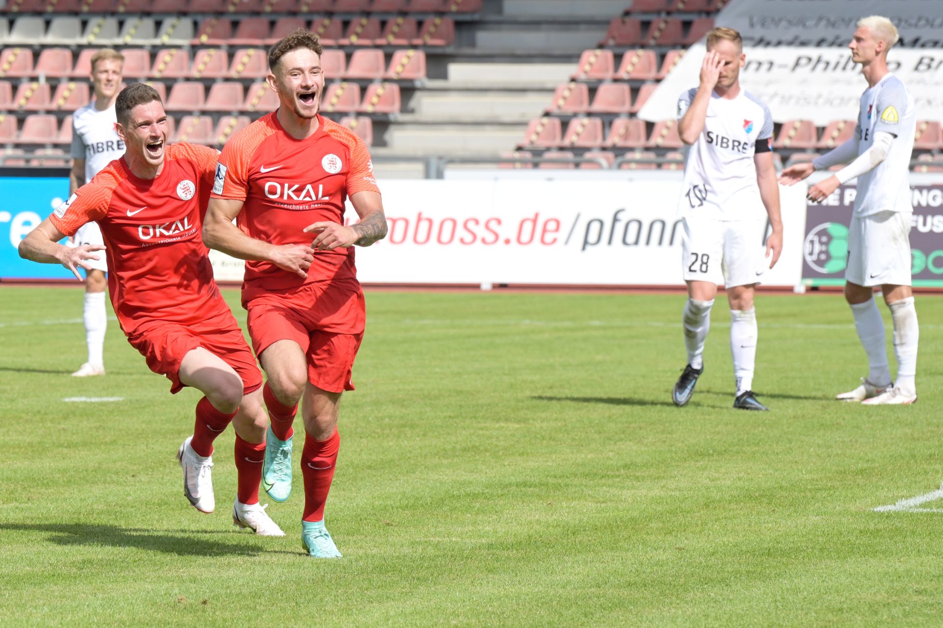 KSV Hessen Kassel, TSV Steinbach Haiger, Regionalliga SĂŒdwest, saison 2021/22, Endstand 1:1, Jubel zum 1:1 KSV Hessen Kassel, TSV Steinbach Haiger, Regionalliga SĂŒdwest, saison 2021/22, Endstand 1:1, Jubel zum 1:1