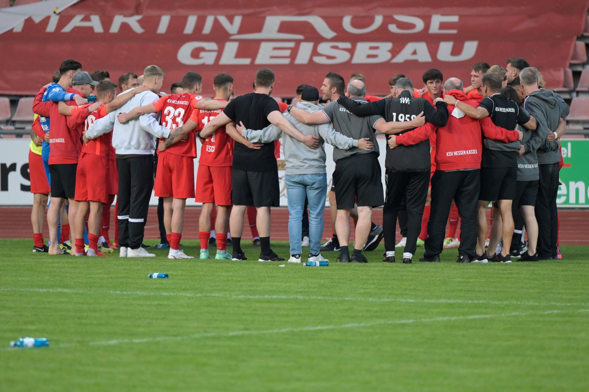 KSV Hessen Kassel, VfB Stuttgart II, Regionalliga Sï¿½dwest, Saison 2021/22, Endstand 3:2, Mannschaftskreis