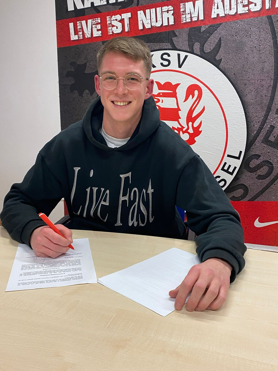 Marcel Fischer stürmt auch in der Saison 2022/23 für den KSV Marcel Fischer stürmt auch in der Saison 2022/23 für den KSV