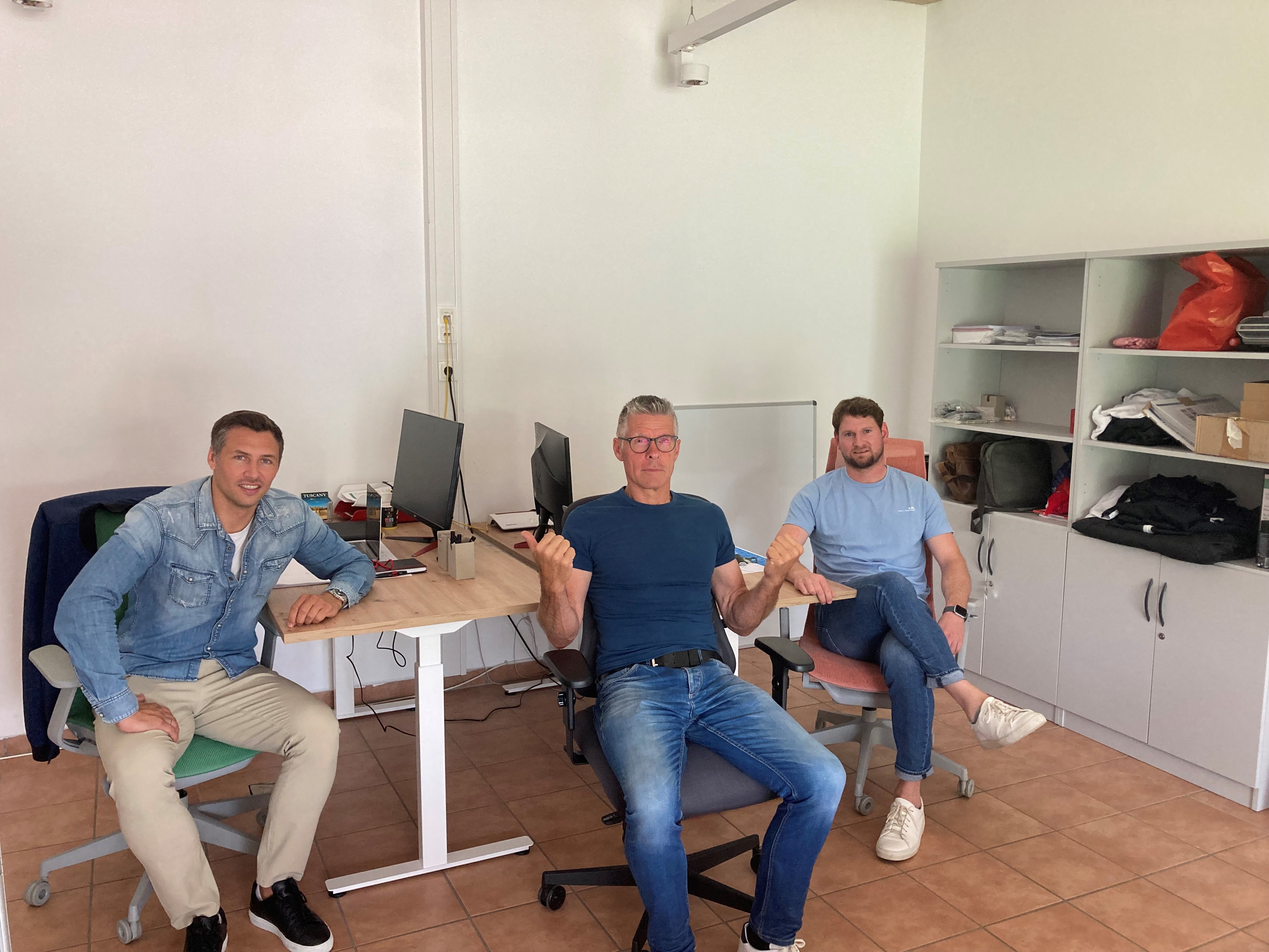 BĂŒromöbel Spende Nils Jerratsch BĂŒromöbel Spende Nils Jerratsch