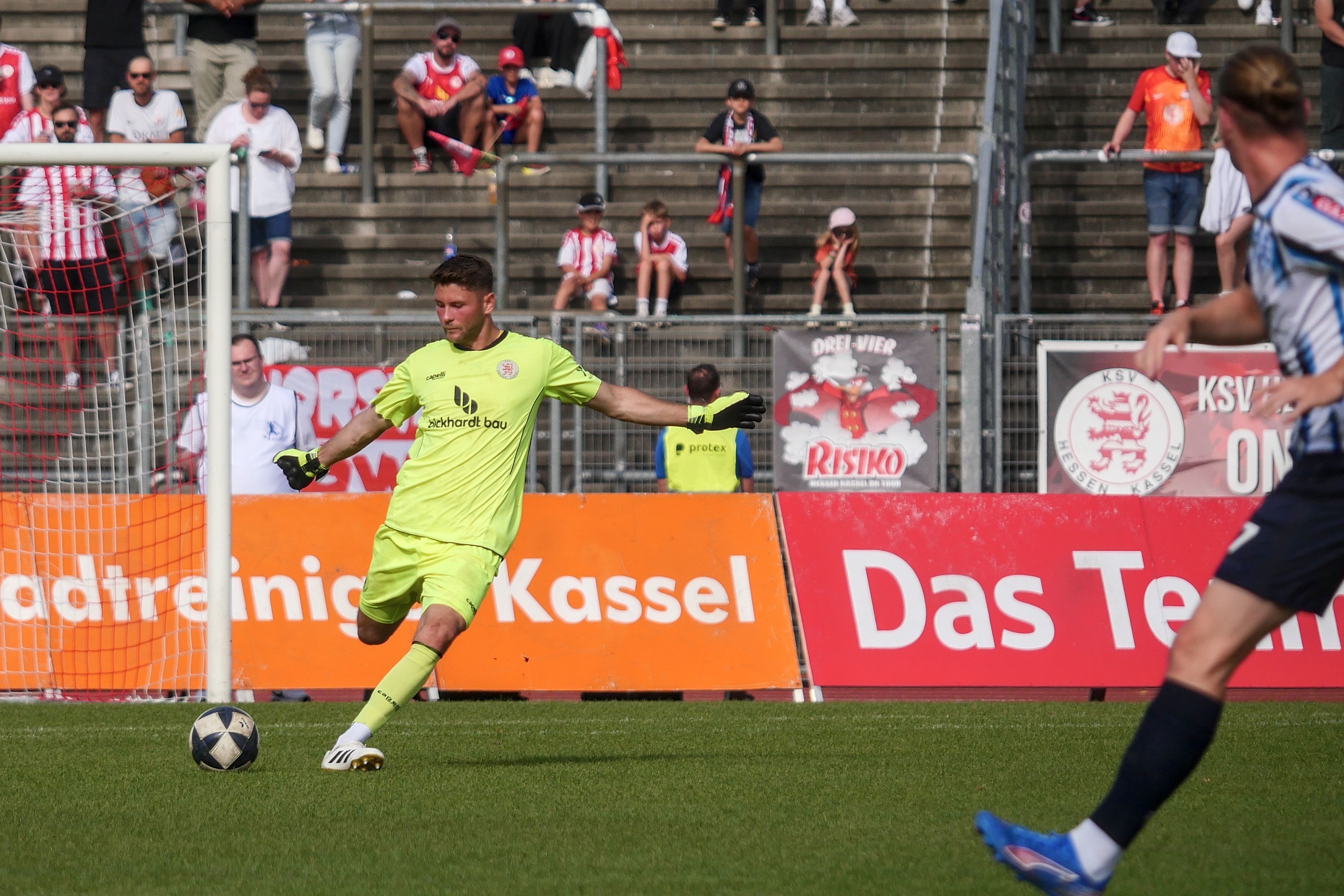 KSV Hessen Kassel-Stuttgarter Kickers, Weyand KSV Hessen Kassel-Stuttgarter Kickers, Weyand