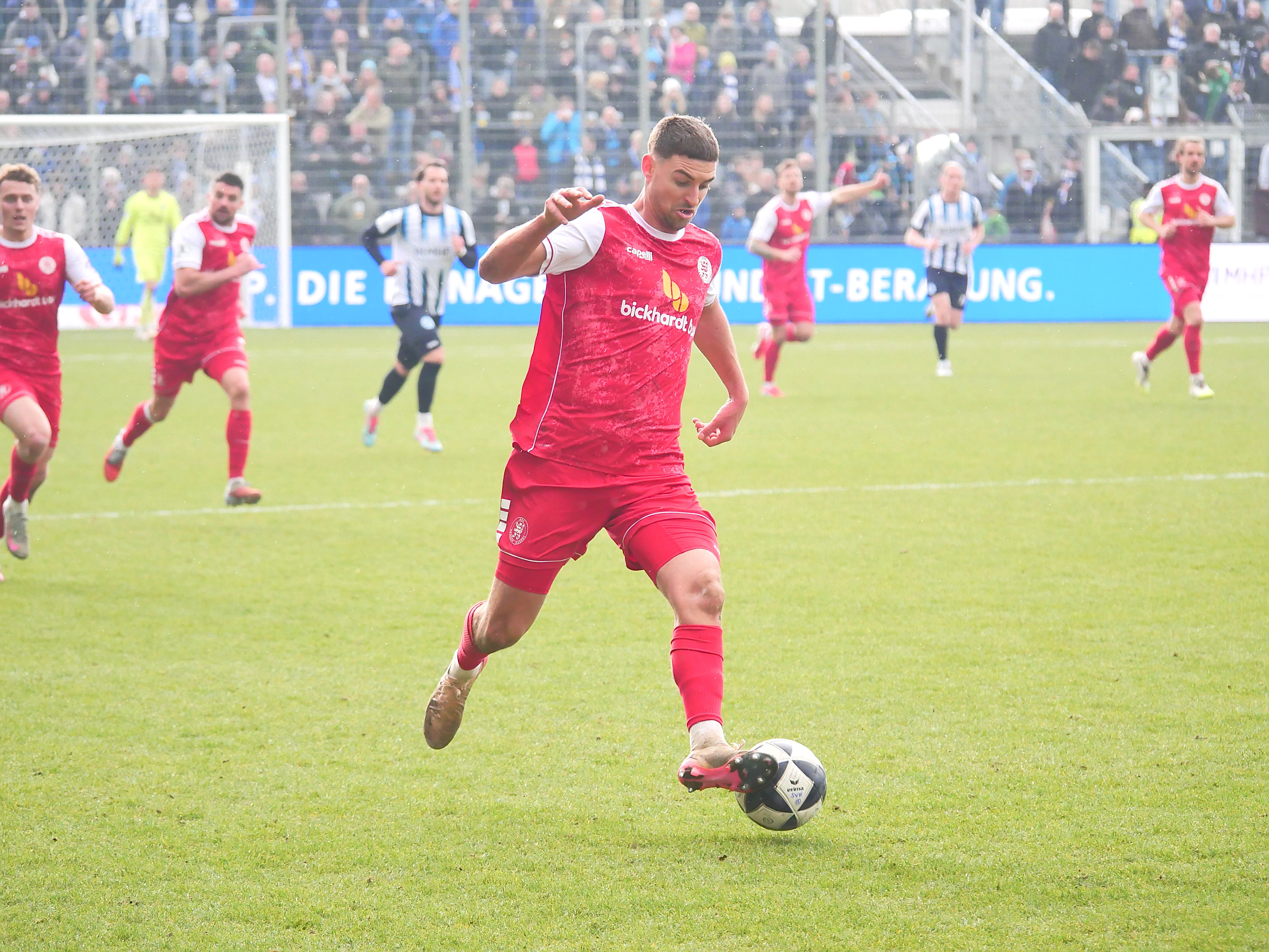Stuttgarter Kickers, KSV Hessen Kassel, Endstand 0:1, Breitfelder Stuttgarter Kickers, KSV Hessen Kassel, Endstand 0:1, Breitfelder