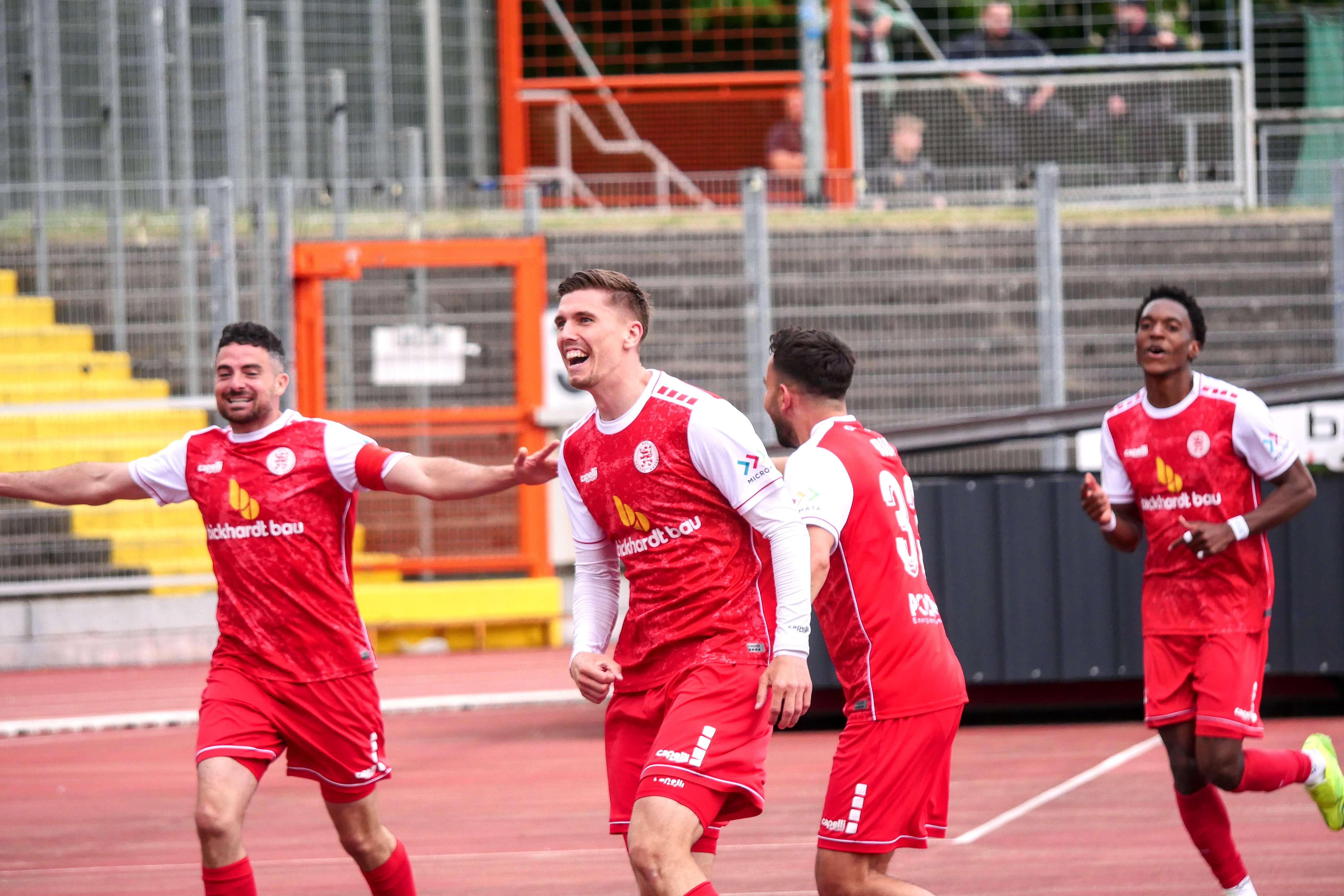 SV Eintracht Trier - KSV Hessen Kassel, Torjubel, Dahlke, Bravo Sanchez
