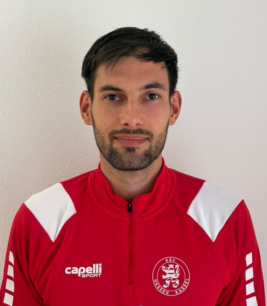 Eric OelschlÀgel Eric OelschlÀgel