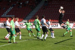 Nicht zu bezwingen im Hinspiel und starker KSV-Rückhalt im Albstadion: KSV-Keeper Dennis Lamczyk, hier Archivfoto gegen SSV Reutlingen aus der Hinrunde