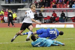 Im Haching-Hinspiel nicht zu bremsen: Flügelflitzer Dennis Tornieporth, der damals das 1:0 erzielte und zwei weitere Tore vorbereitete, ist am Montag zu Gast im TV bei Sportler im Gespräch