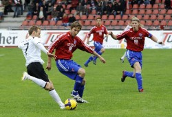 Schwungvoll und mit feinem Dribbling zum letzen KSV-Saisontor 2008/2009: Rene Ochs