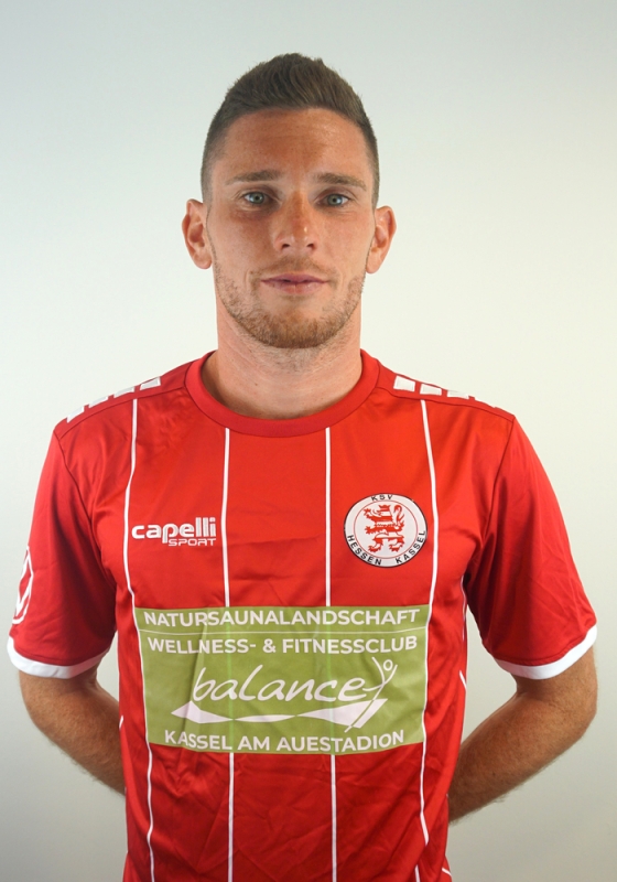 Iksal, Lukas (33)