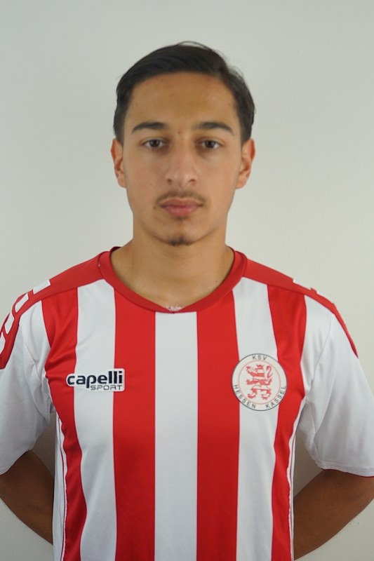 Emre Boeyuekata (13)