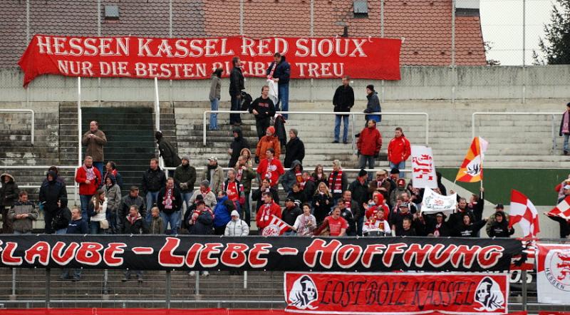 Die mitgereisten KSV-Fans sorgten für Stimmung im Stadion an Grünwalderstraße