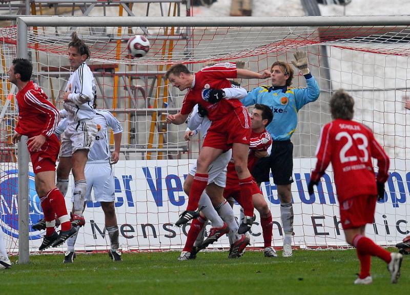 Torchance durch Thorsten Bauer (KSV Hessen Kassel)