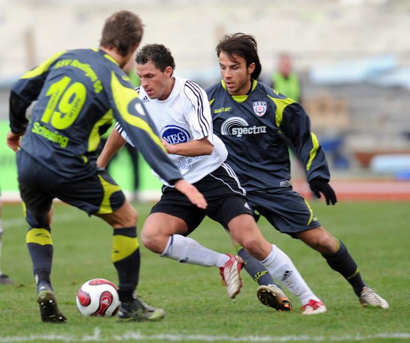 Thomas Scheuring (SSV Reutlingen), Denis Berger (KSV Hessen Kassel), Alban Meha (SSV Reutlingen) (L-R)