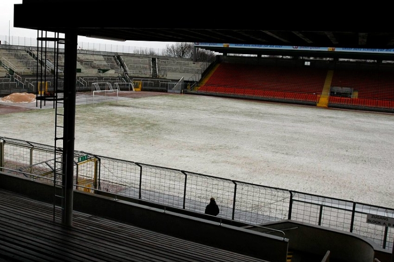 Das Grünwalder Stadion zur Mittagszeit; ein Spielabbruch lag in der Luft