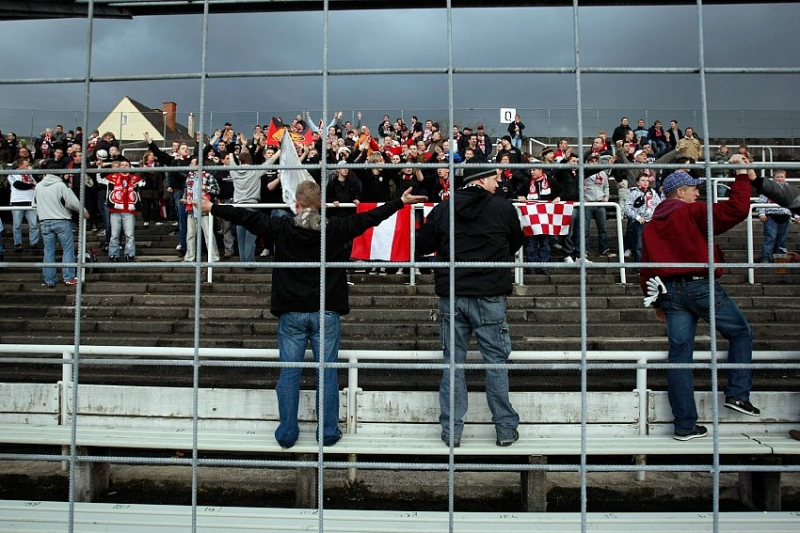 Kasseler Fanblock, viele kamen zu spät, aufgrund eines Staus und Orkantief -EMMA-