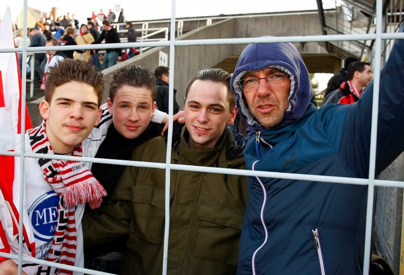 Freuten sich über den einen Punkt: die Fans nach dem Spiel