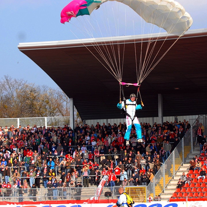 Der Spielball kam heute aus der Luft