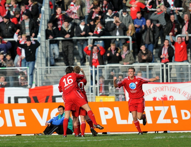 Torjubel nach dem 1: 1, Tobias Willers (KSV Hessen Kassel) (R)