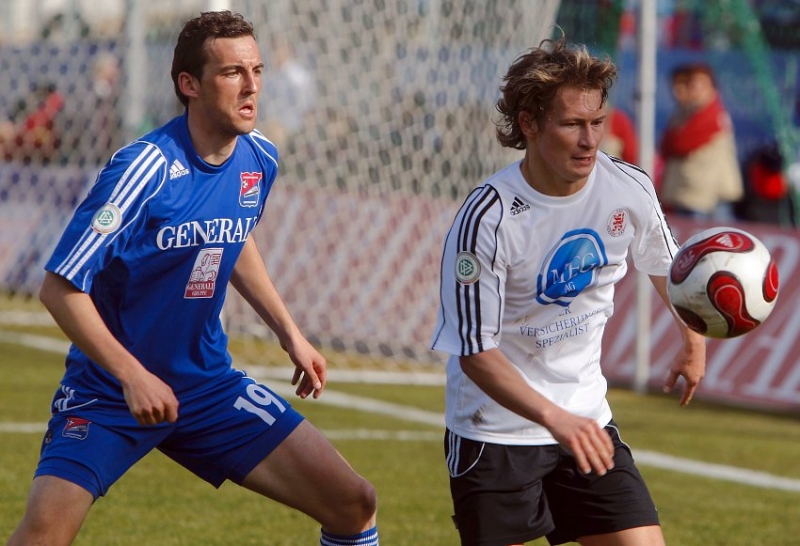 Raphael SCHASCHKO (L) gegen Martin Scholze (KSV Hessen Kassel) 