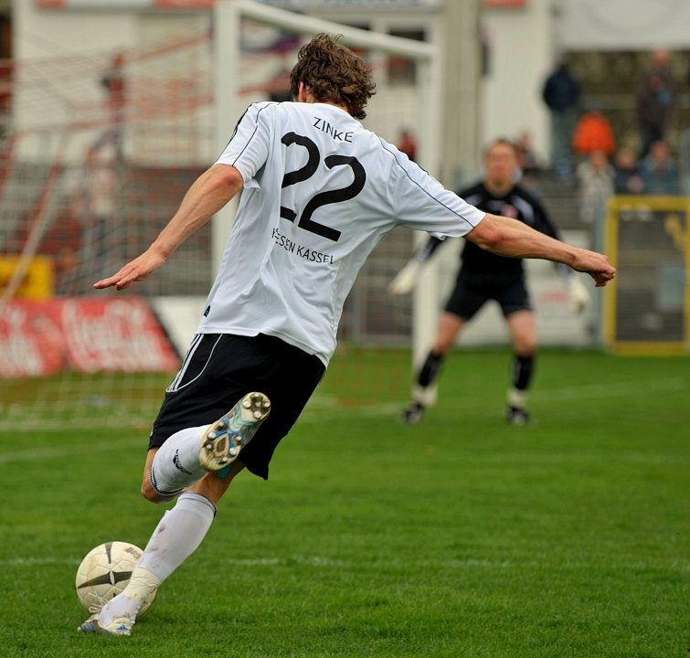 Flankengeber zum 0:1 Sebastian Zinke (KSV Hessen Kassel)