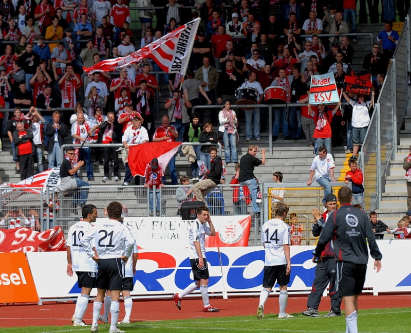 Der schwere Gang zu den Fans von der Mannschaft