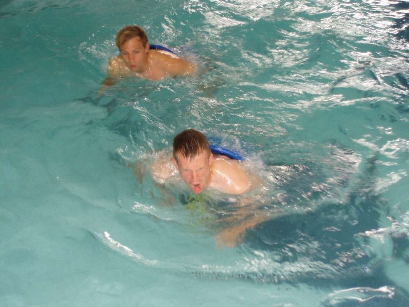 Schnaufen beim Aqua-Jogging Th. Bauer und René Ochs