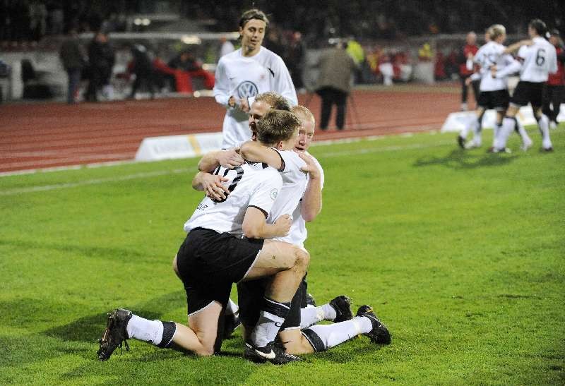 KSV Hessen - SC Pfullendorf: Freude bei Thorsten Bauer, Sebastian Busch