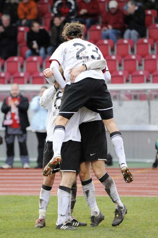 KSV Hessen - Greuther Fürth II: Jubel u.a. Marcel Stadel