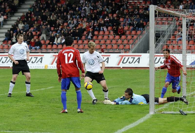 KSV Hessen - SpVgg Unterhaching II: Thorsten Bauer und Enrico Gaede