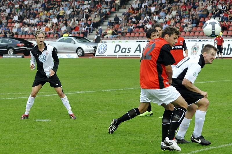 KSV Hessen - Eintracht Frankfurt II: Kevin Wölk und Thorsten Bauer